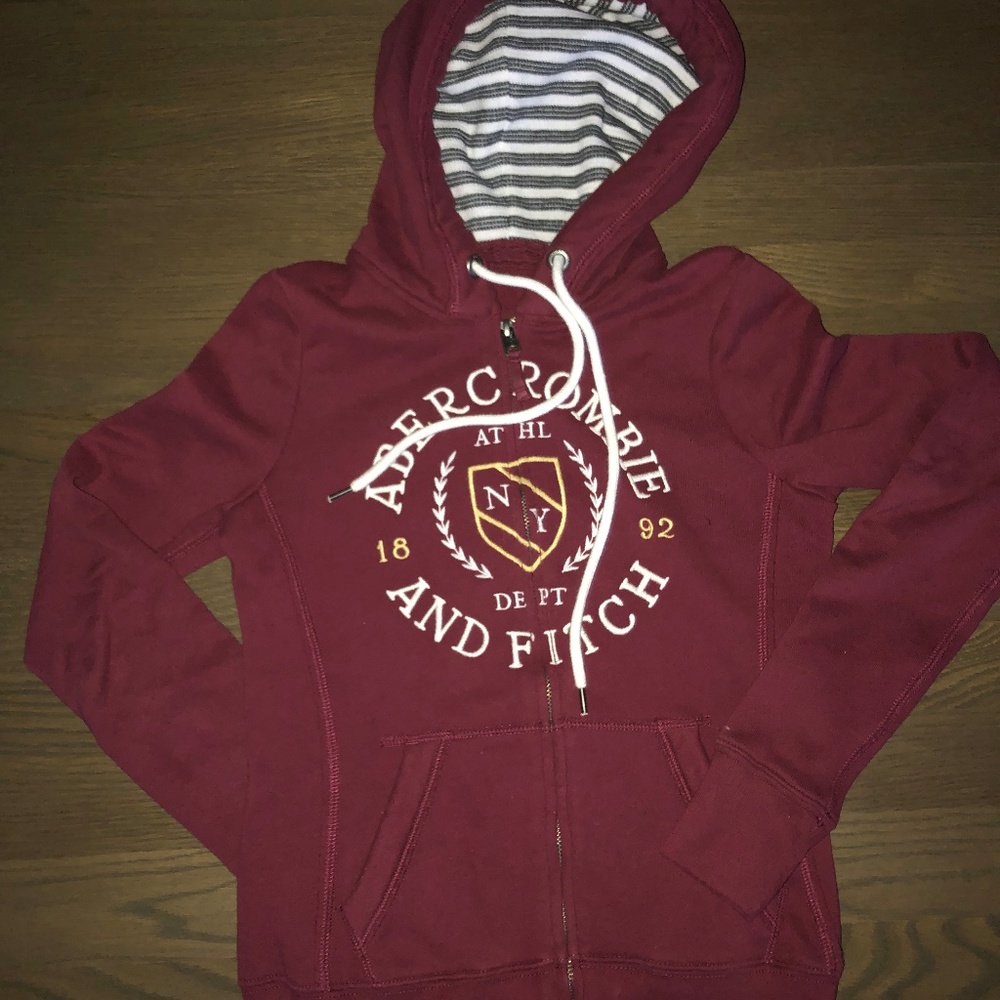 abercrombie zip up hoodie.